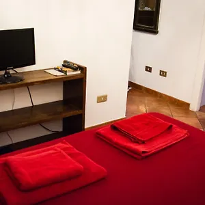 Flora Apartment Rom
