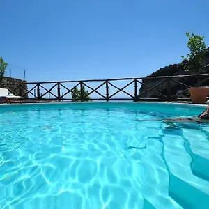 villa-knight.hotels-amalfi.com/